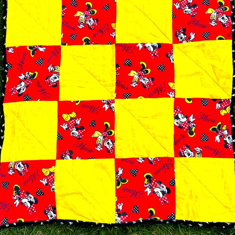 🔥SALE🔥Handmade Minnie Mouse Baby QUILT Disney Flannel Patchwork 27” X 34”